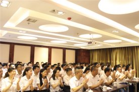 逆勢上揚(yáng)，再創(chuàng)輝煌—新思路裝飾召開年中工作