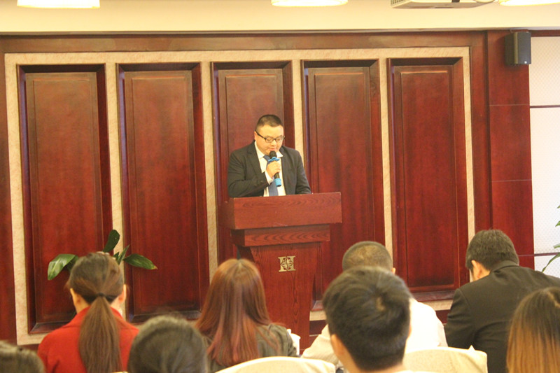 為夢想而戰(zhàn)—新思路裝飾召開四月工作總結(jié)大會(huì)